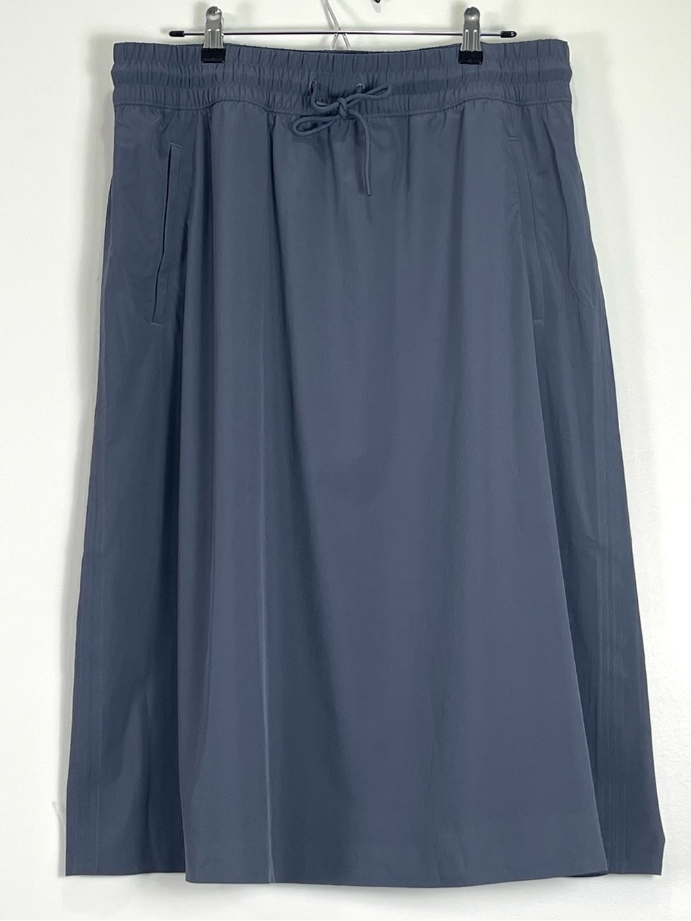 ATHLETA Women Blue/Gray Midi Skirt Elastic Drawstring Waist Pockets Stretch XL